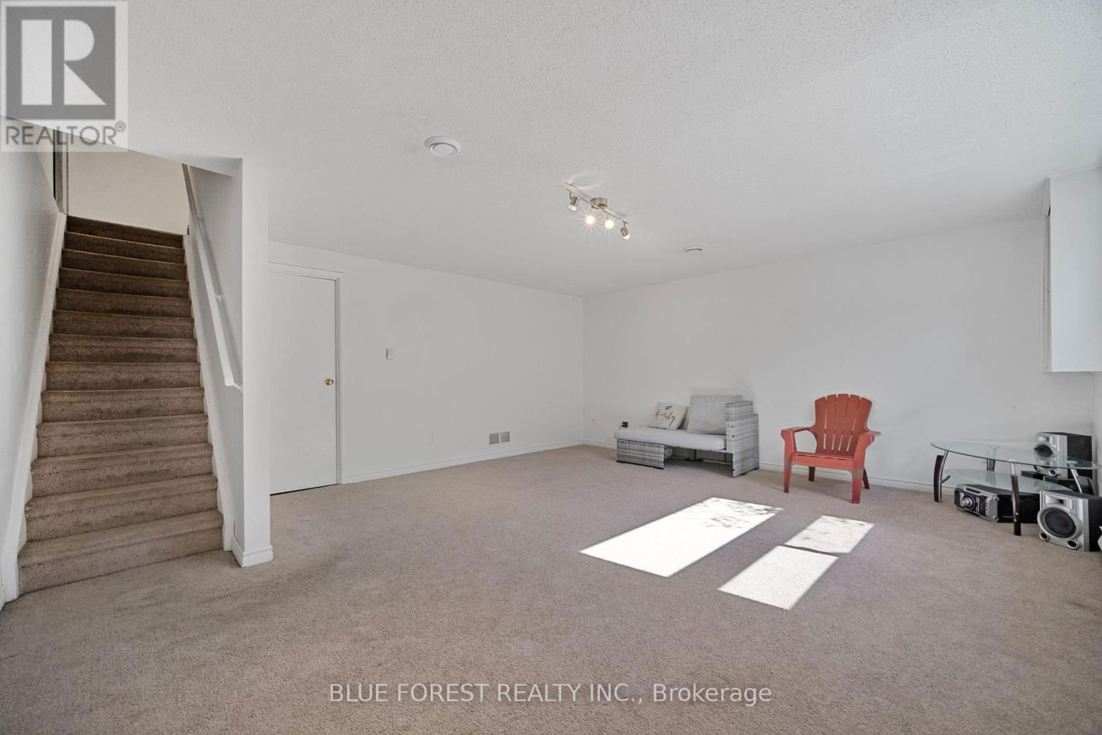15 - 450 POND MILLS ROAD Image 24