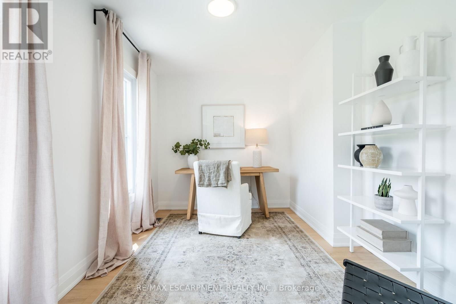 21 MEANDER CLOSE Image 12