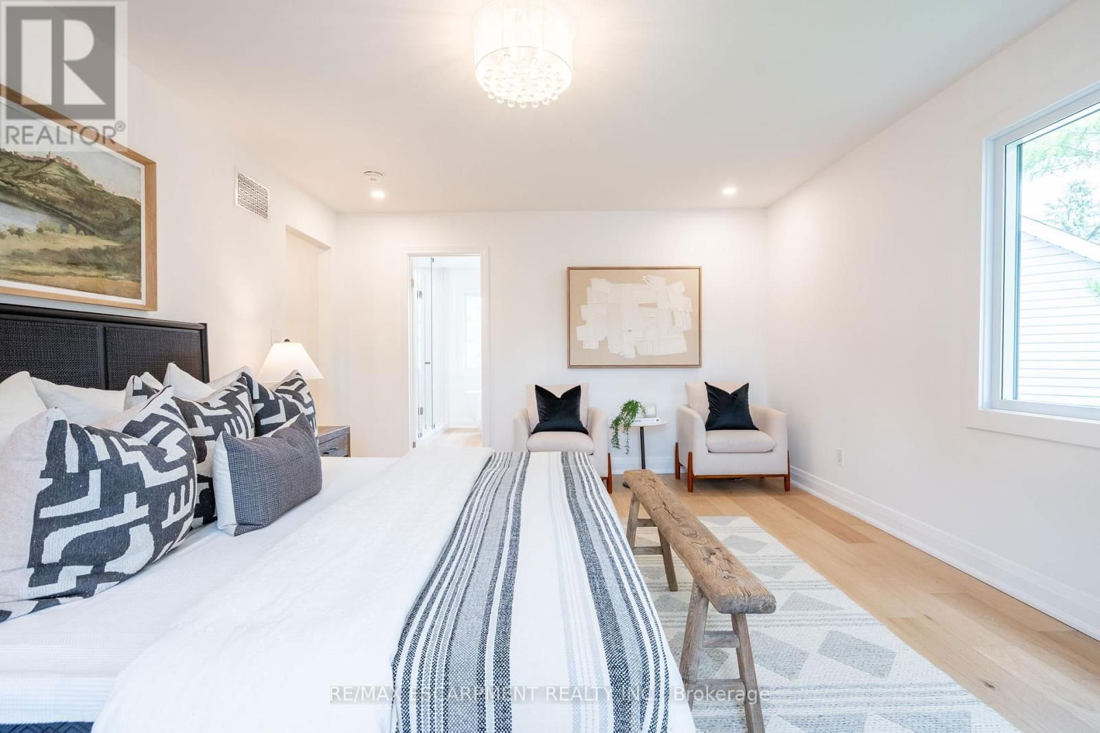 21 MEANDER CLOSE Image 34