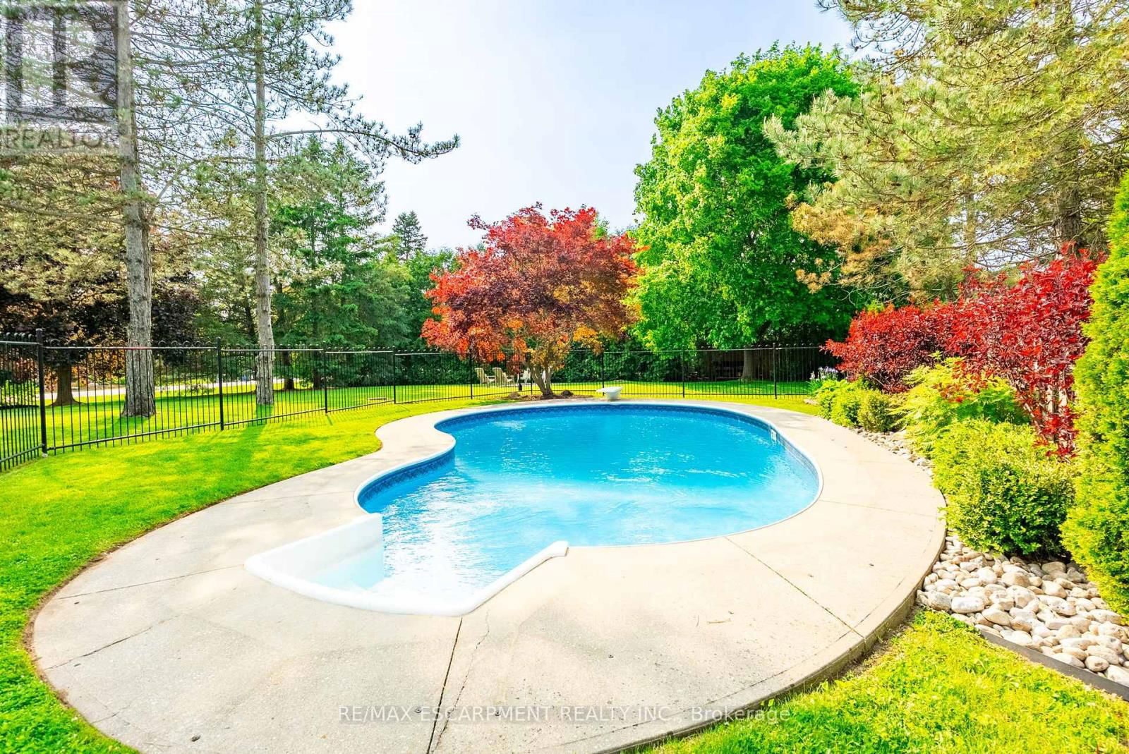 21 MEANDER CLOSE Image 41