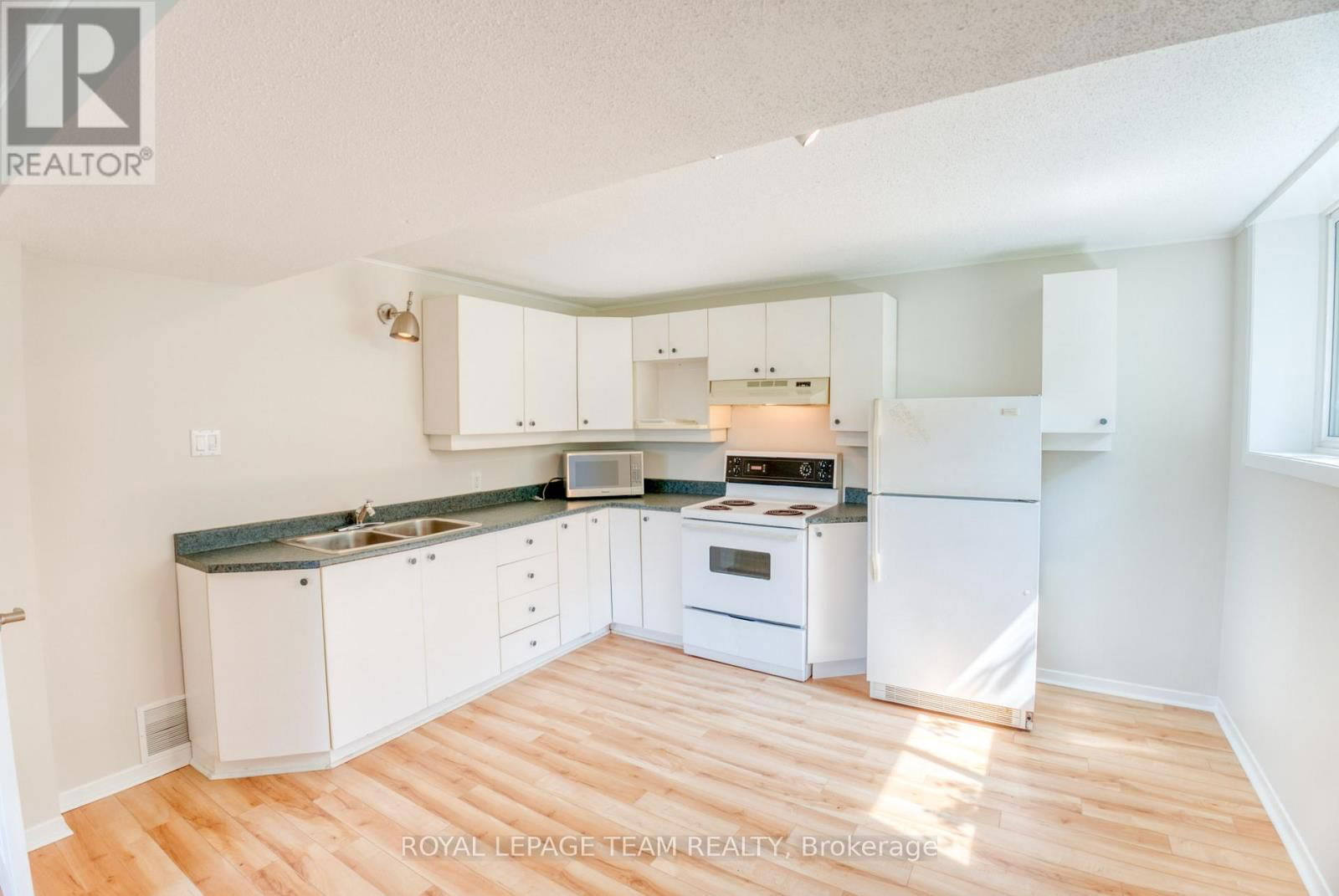 254 WILFRED CRESCENT Image 23