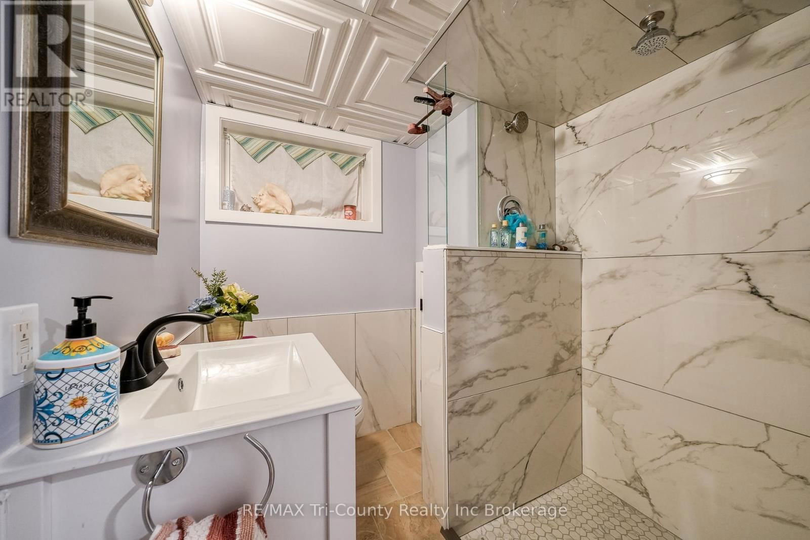 9693 CULLODEN ROAD Image 26