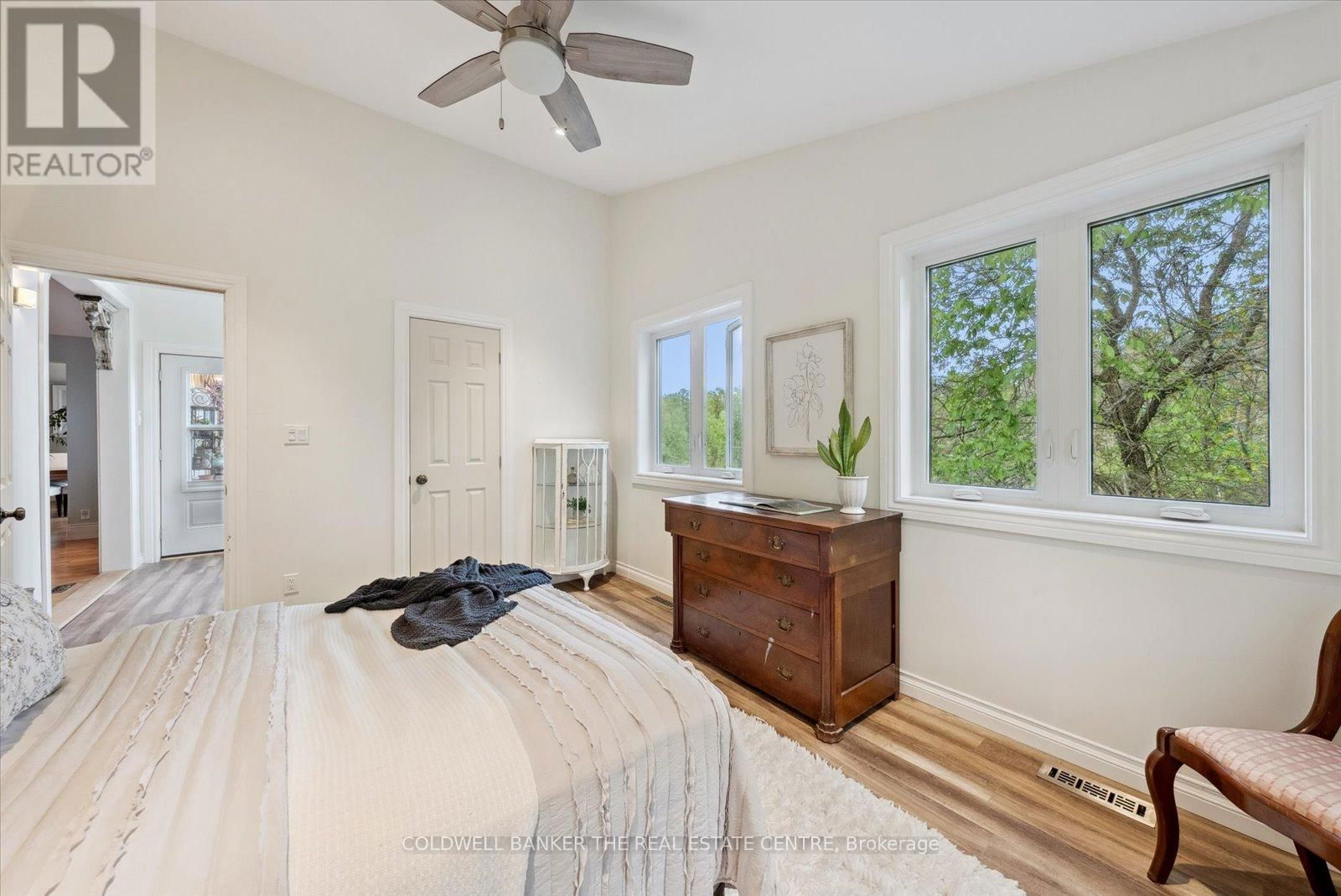 798213 3RD LINE Image 28