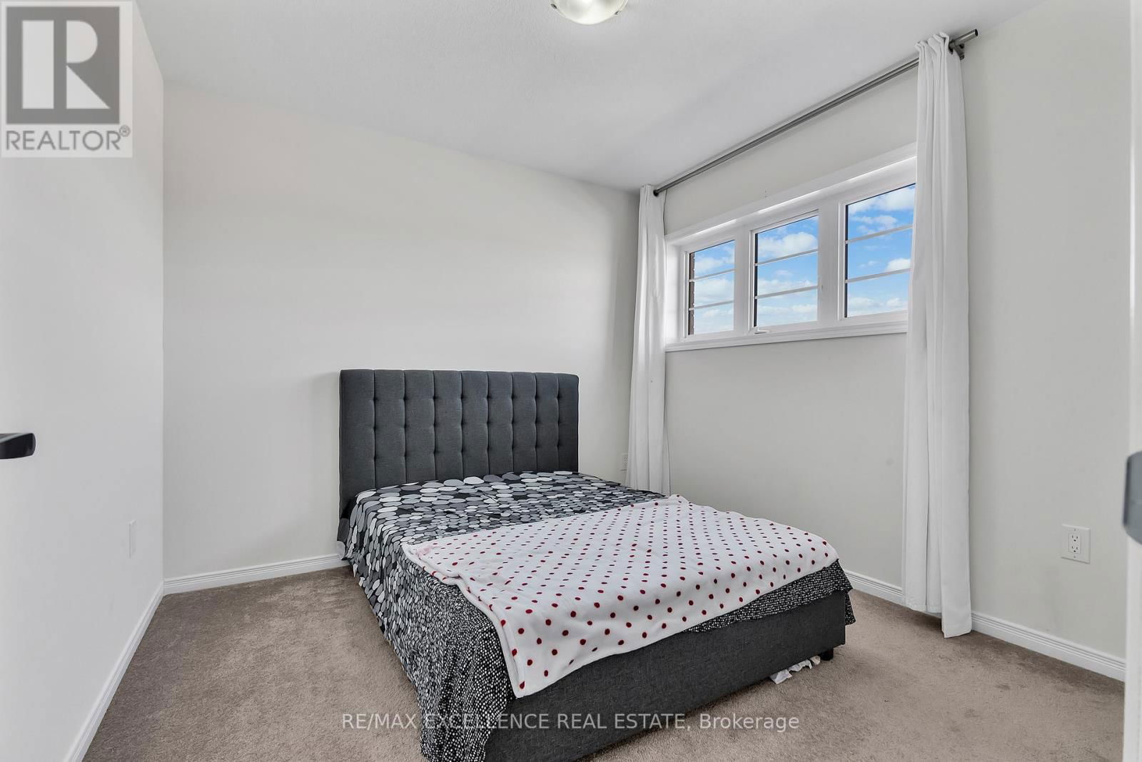 12 WHITHORN CRESCENT Image 24