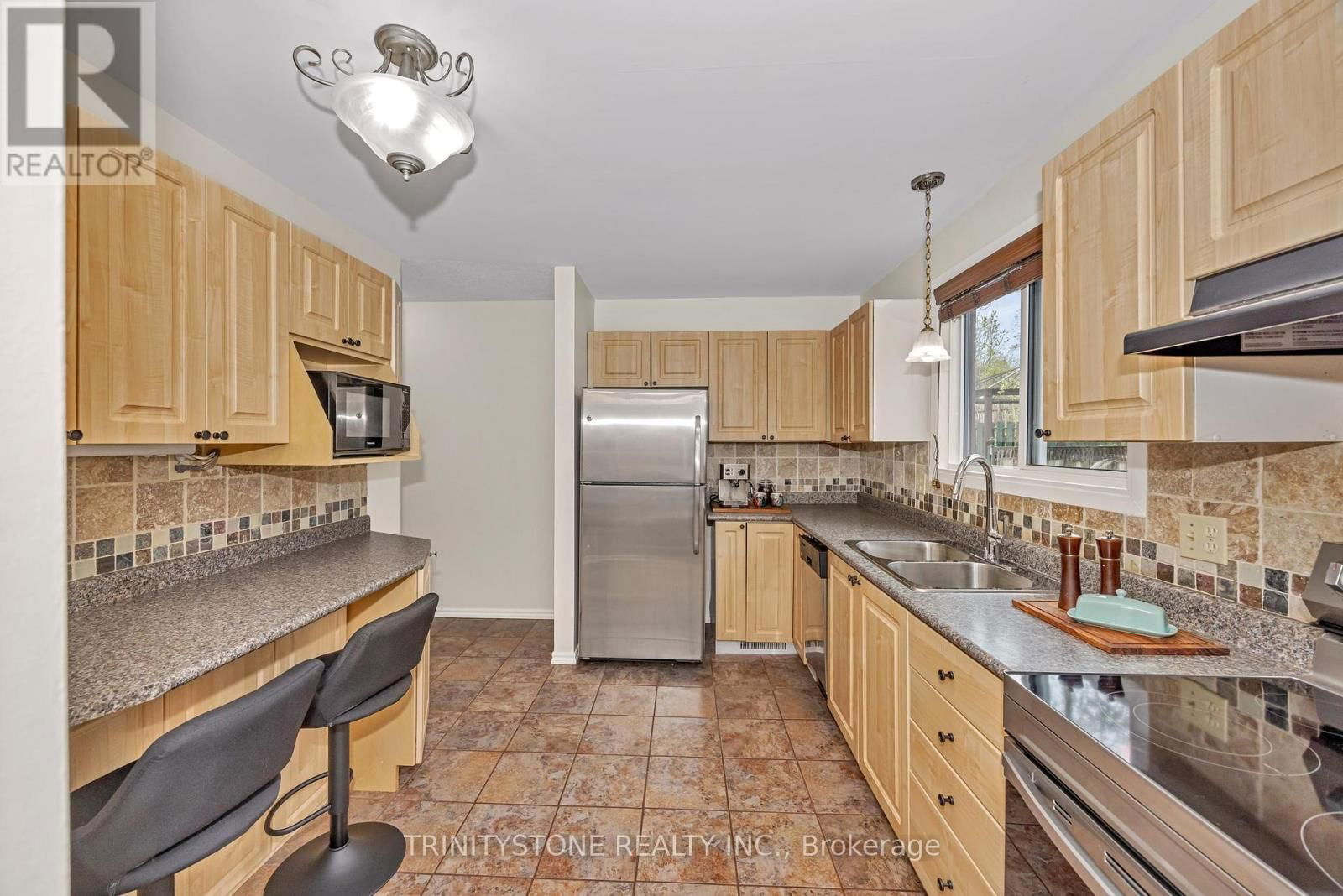 59 STABLE WAY Image 11