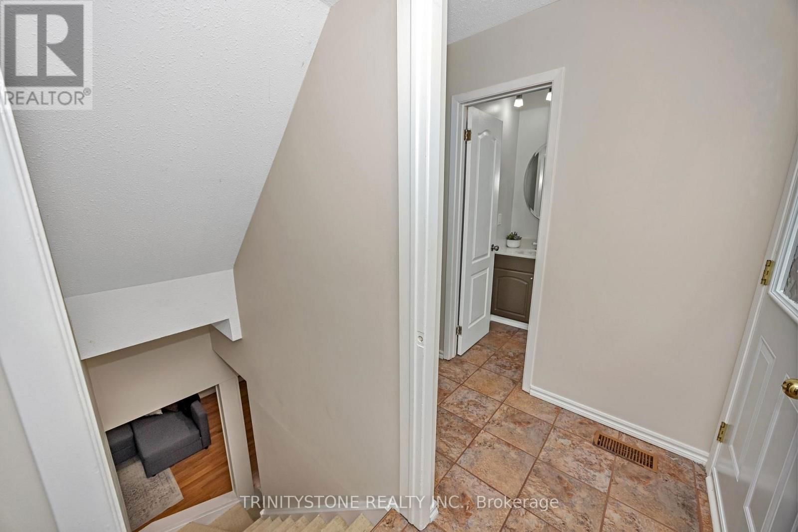 59 STABLE WAY Image 31
