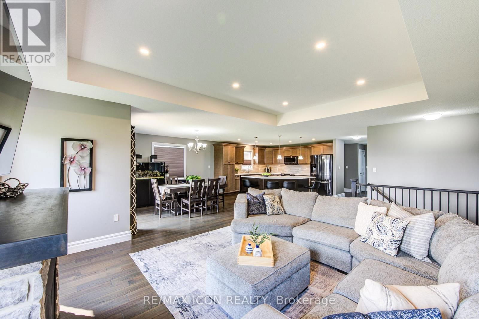 250 KROTZ STREET WEST Image 11