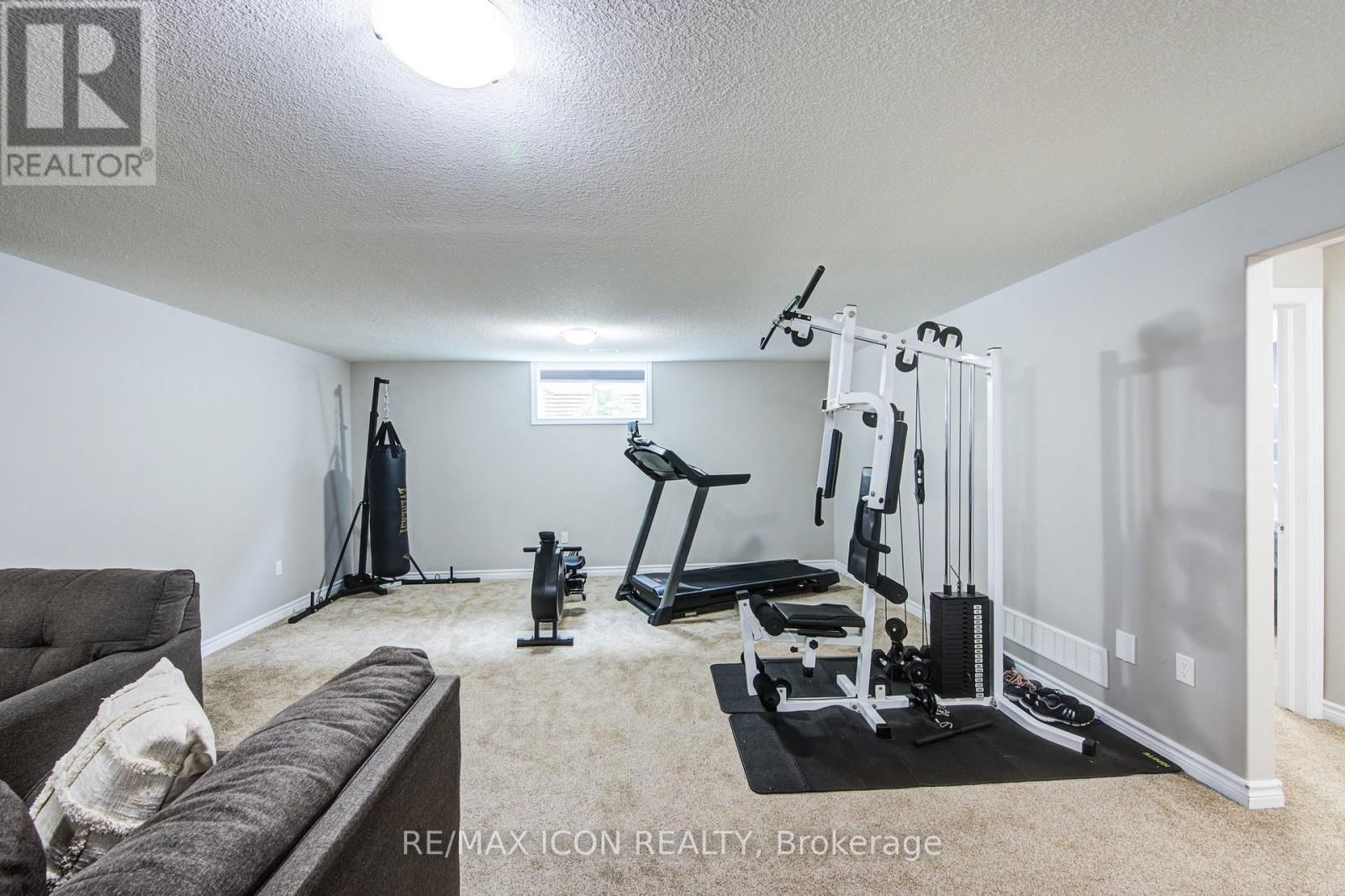 250 KROTZ STREET WEST Image 34