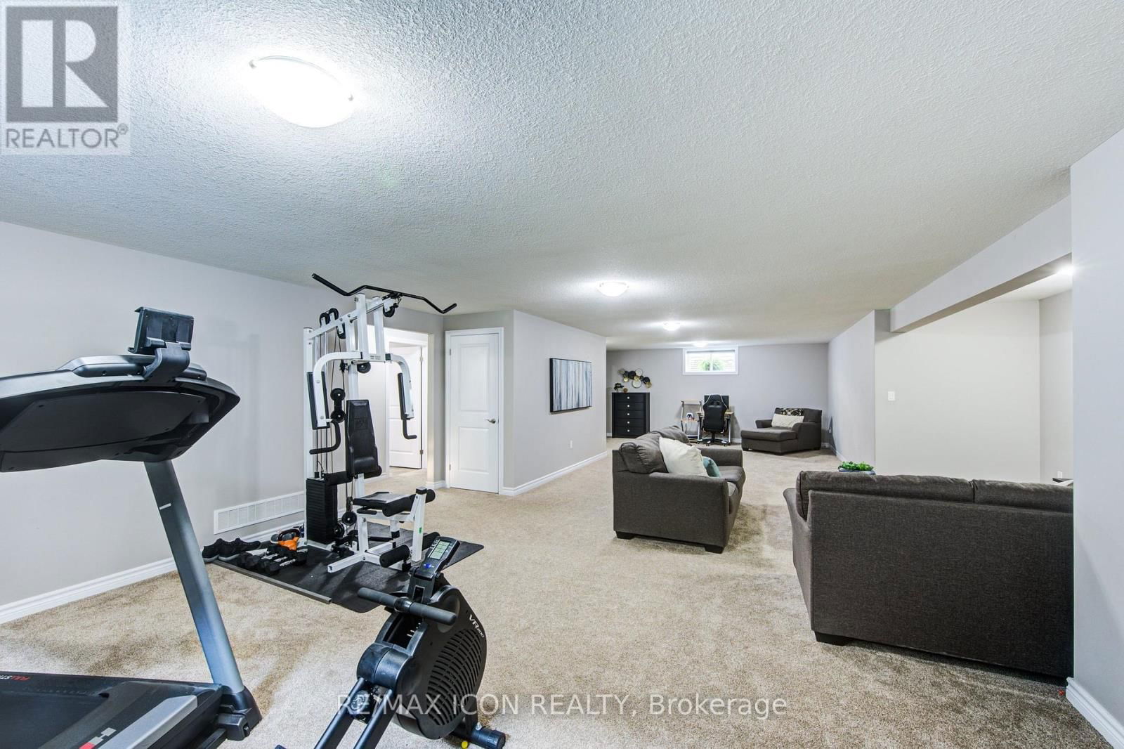 250 KROTZ STREET WEST Image 35