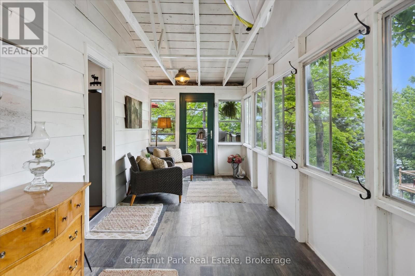 218 NORTH DRIVE Image 10