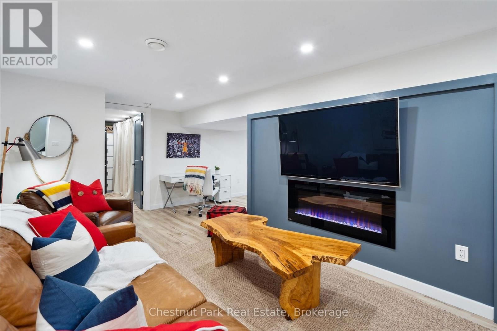 218 NORTH DRIVE Image 26