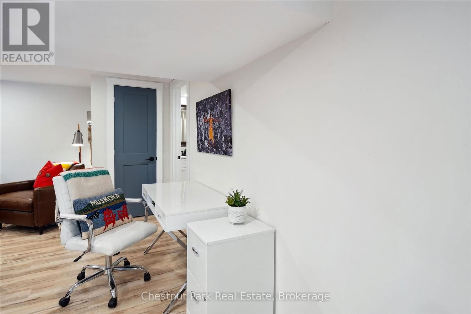 218 NORTH DRIVE Image 28