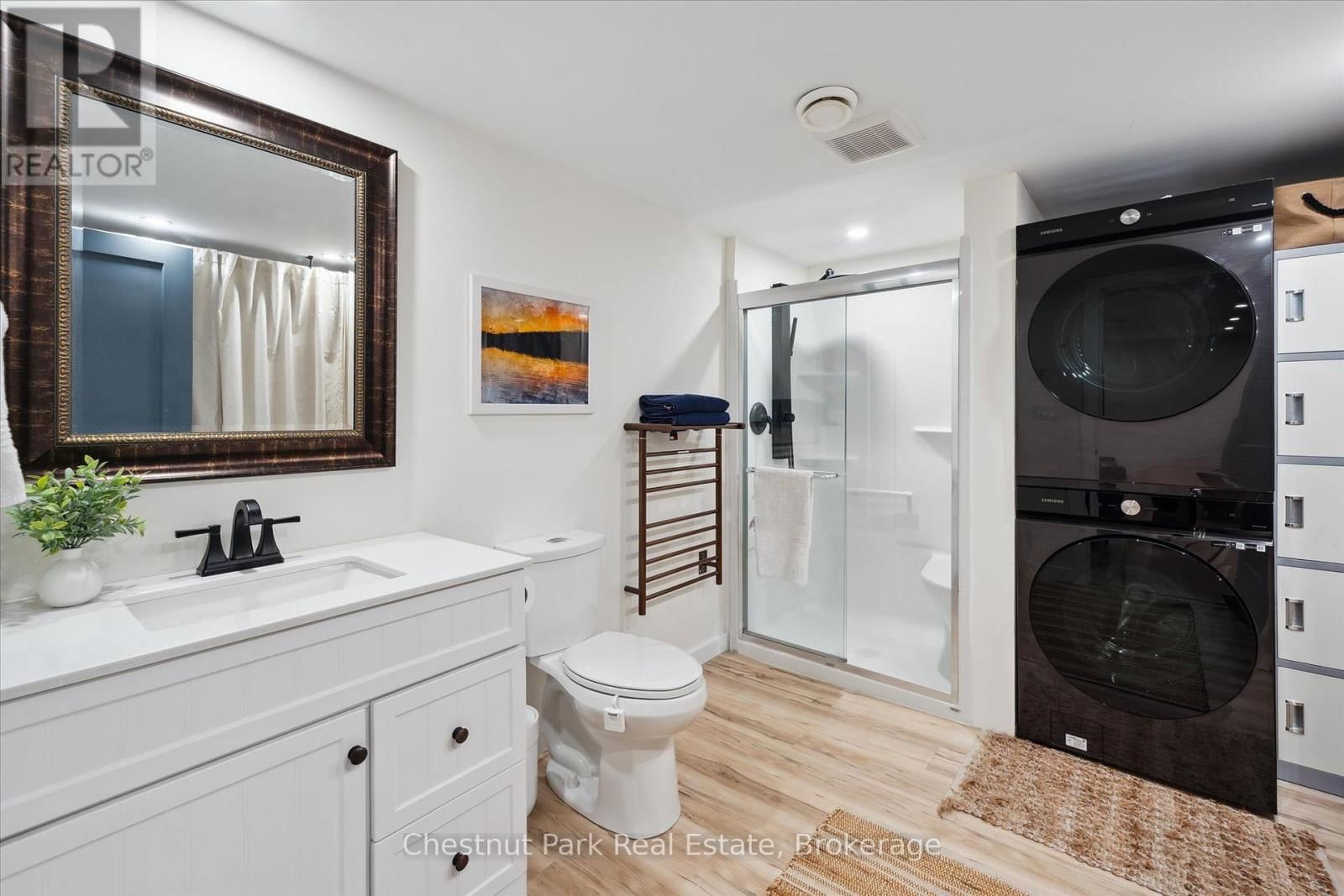 218 NORTH DRIVE Image 32