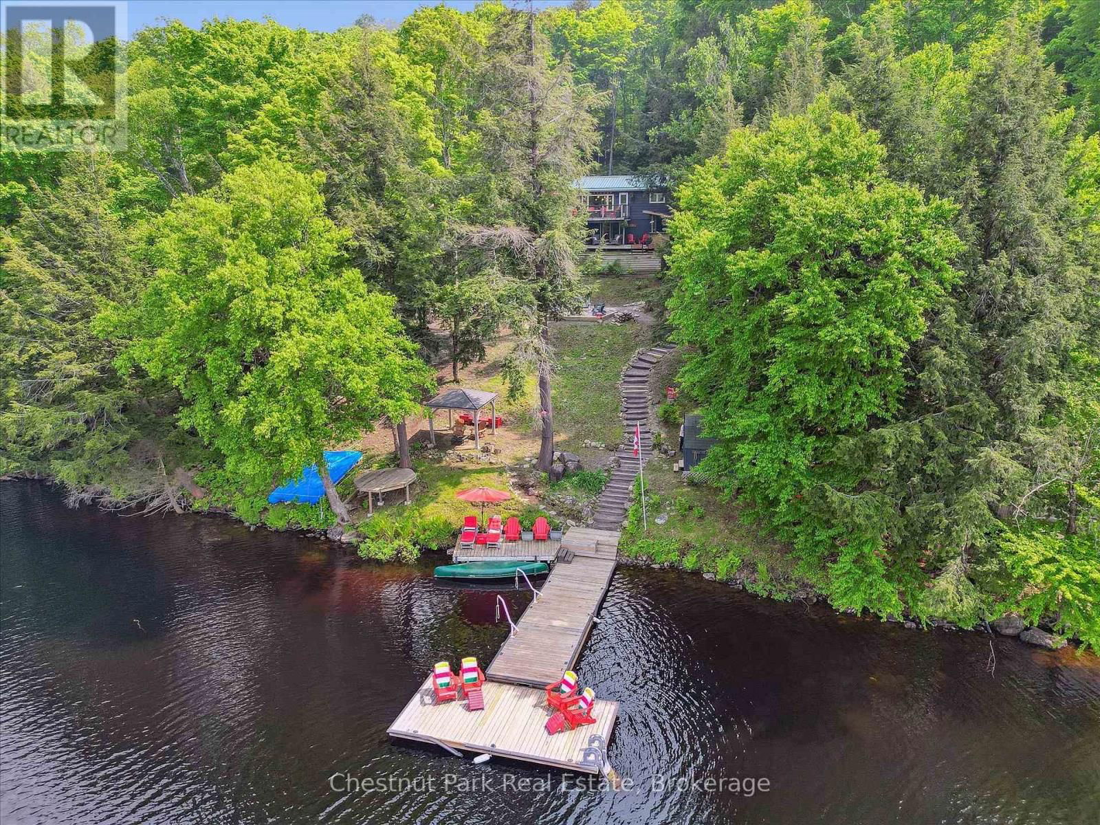 218 NORTH DRIVE Image 44
