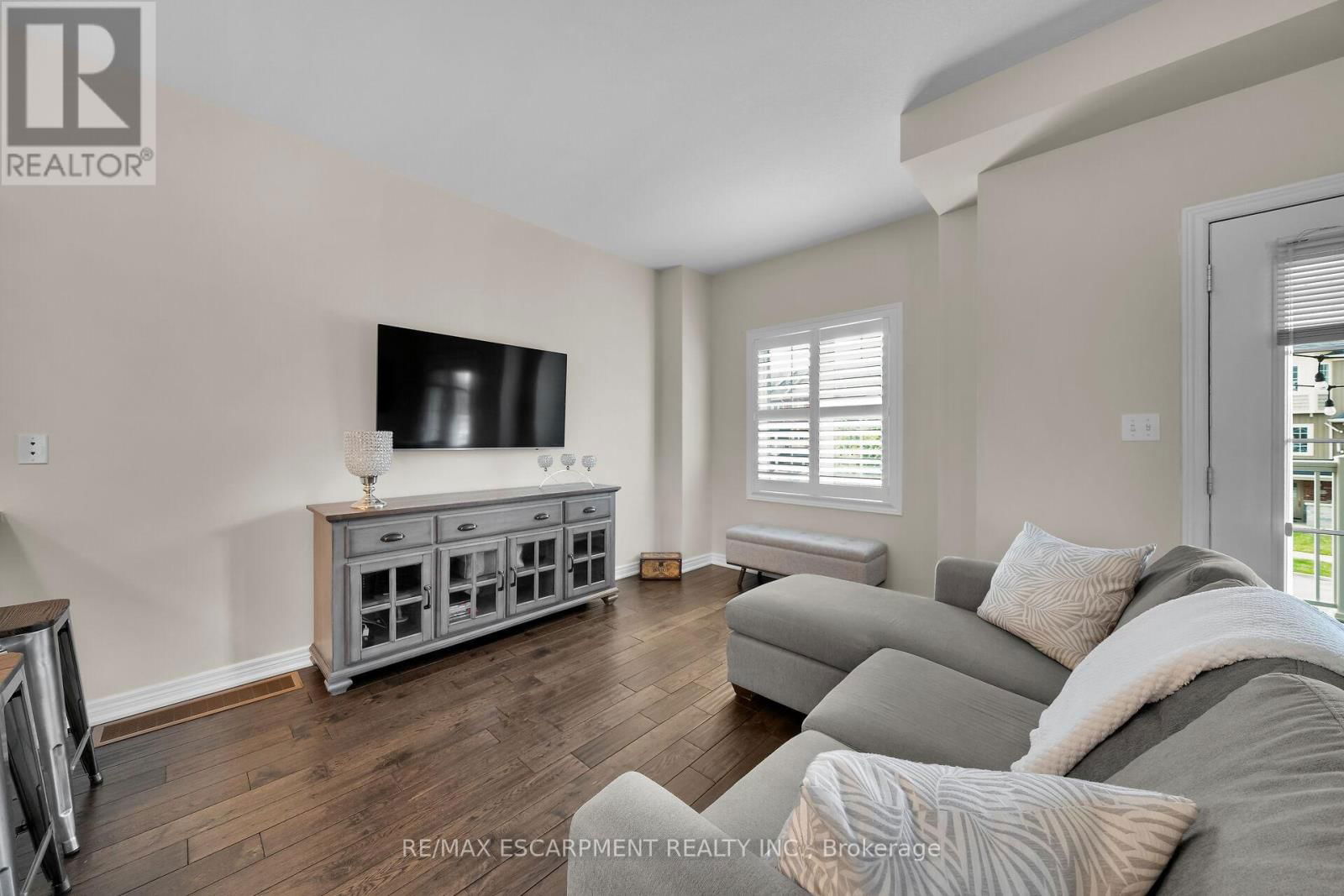 19 NISBET BOULEVARD Image 16