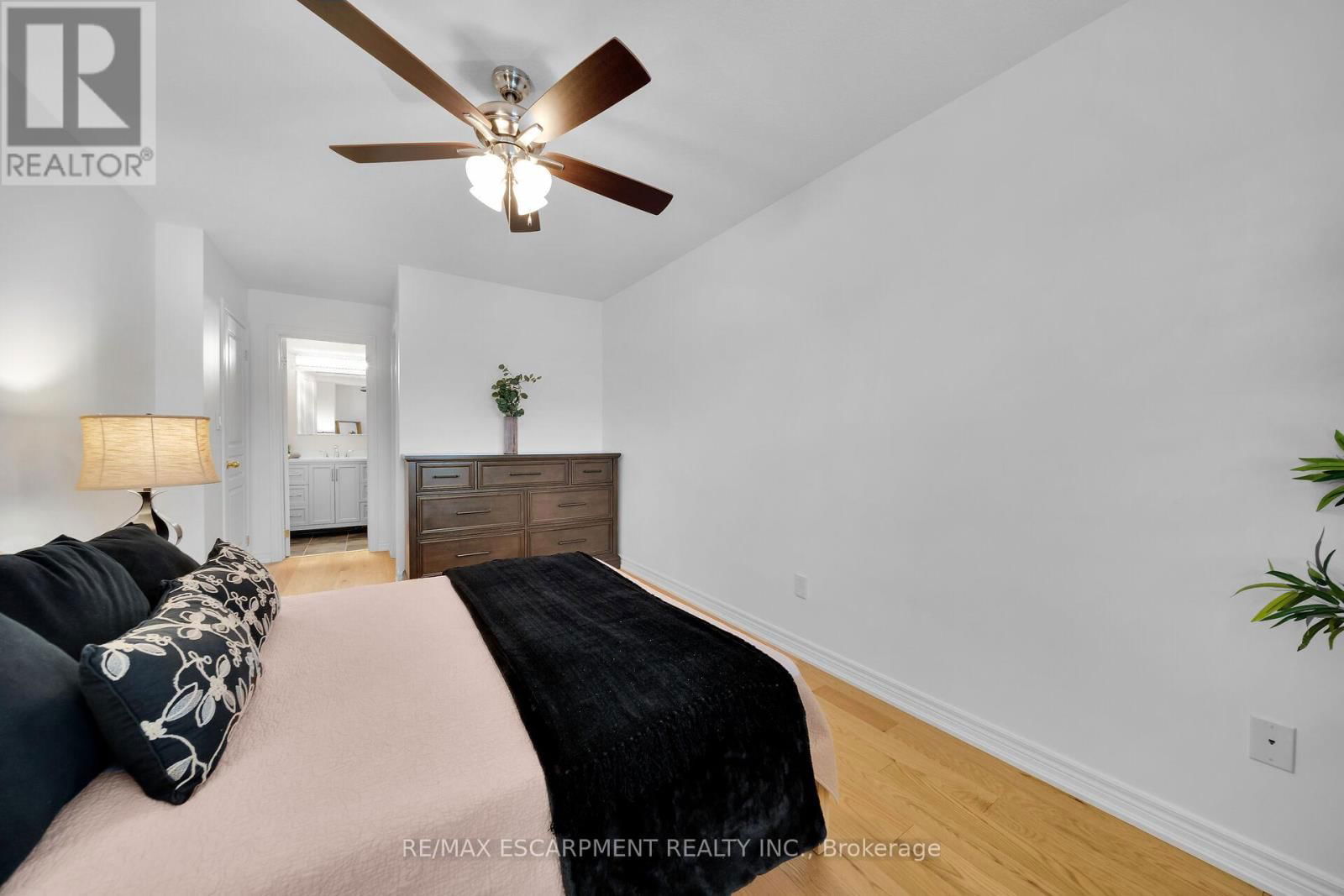 19 NISBET BOULEVARD Image 30
