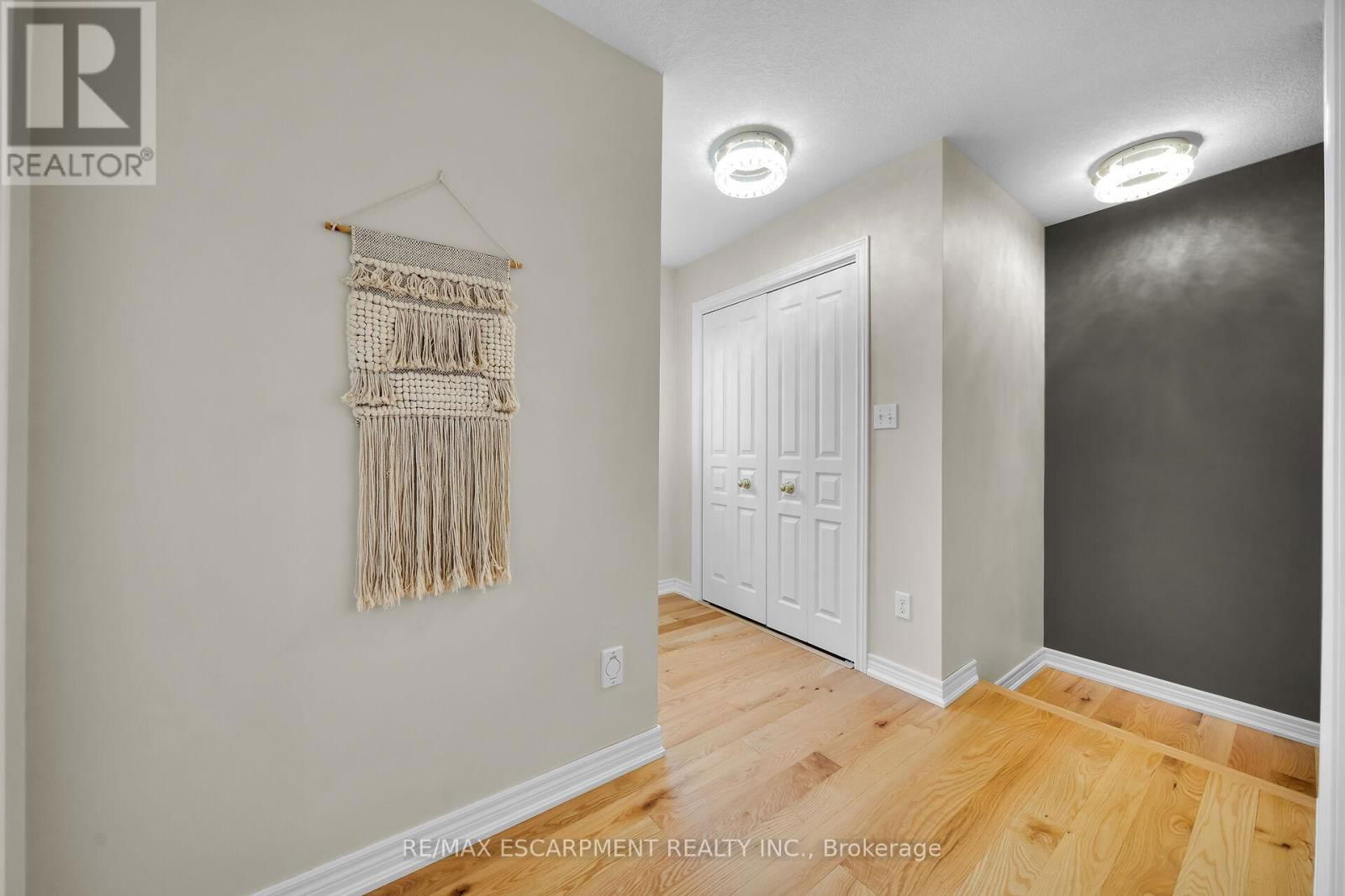 19 NISBET BOULEVARD Image 32