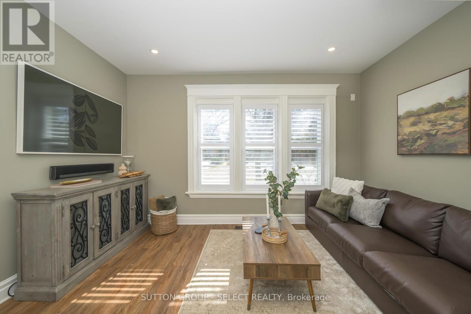 558 PRINCESS AVENUE Image 16