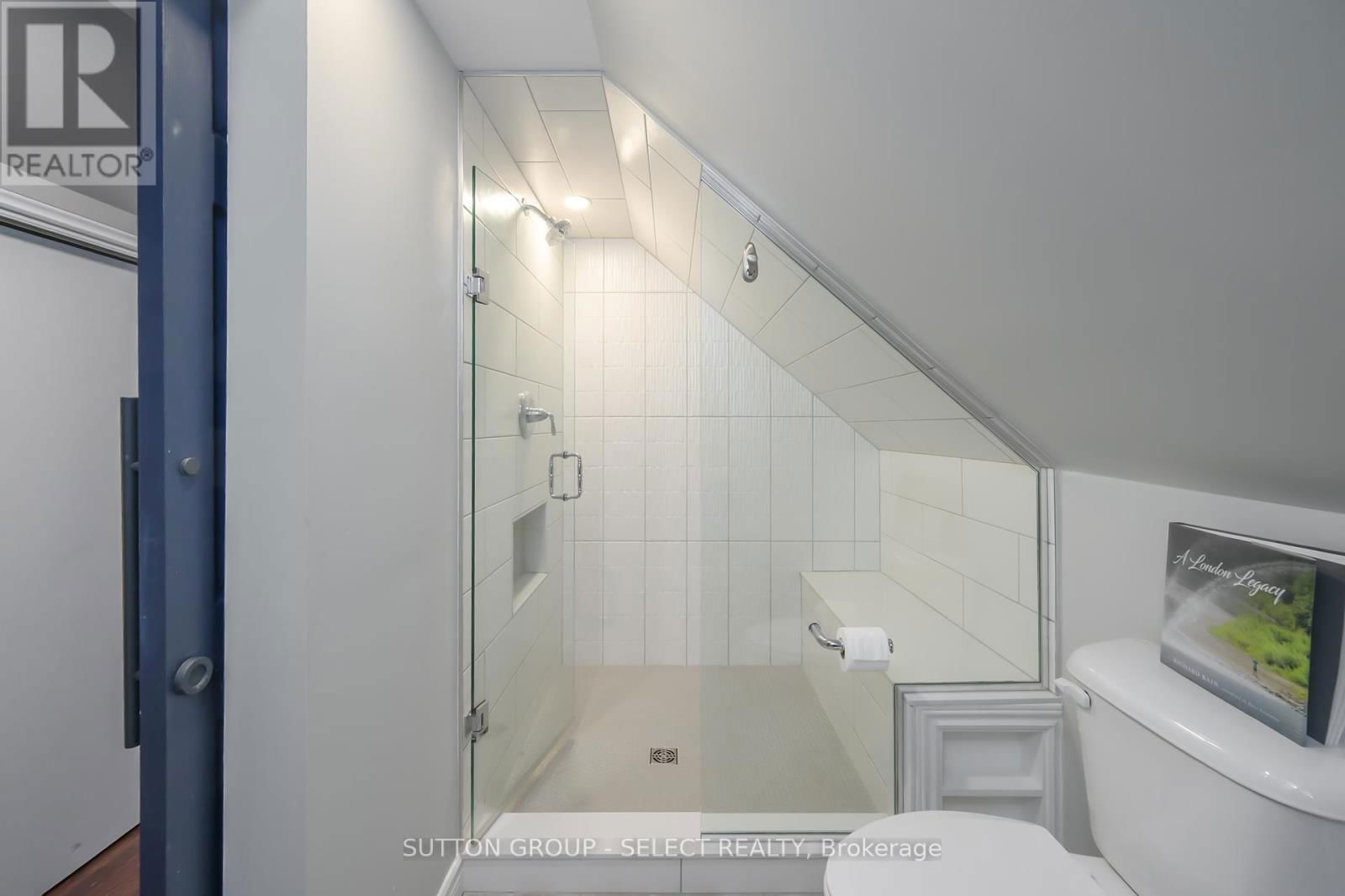 558 PRINCESS AVENUE Image 30