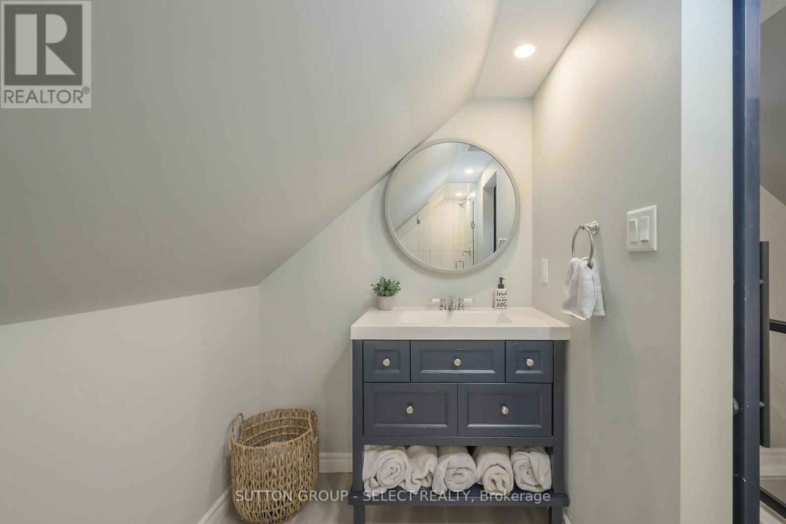 558 PRINCESS AVENUE Image 31