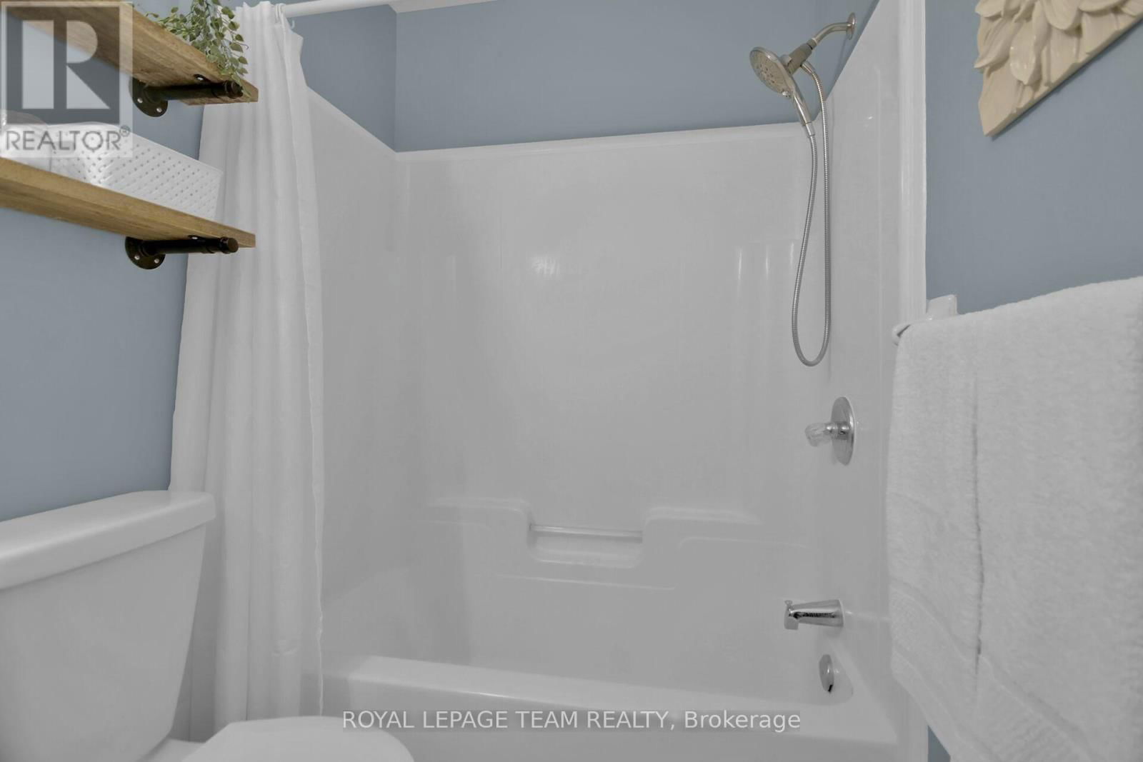 918 MALEY STREET NORTH Image 30