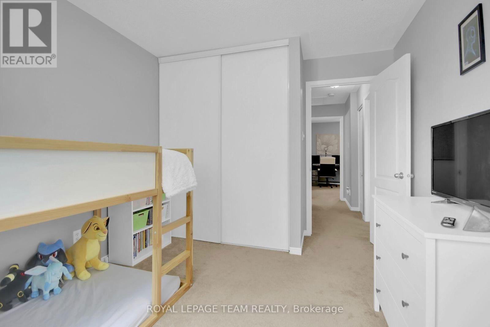 918 MALEY STREET NORTH Image 32