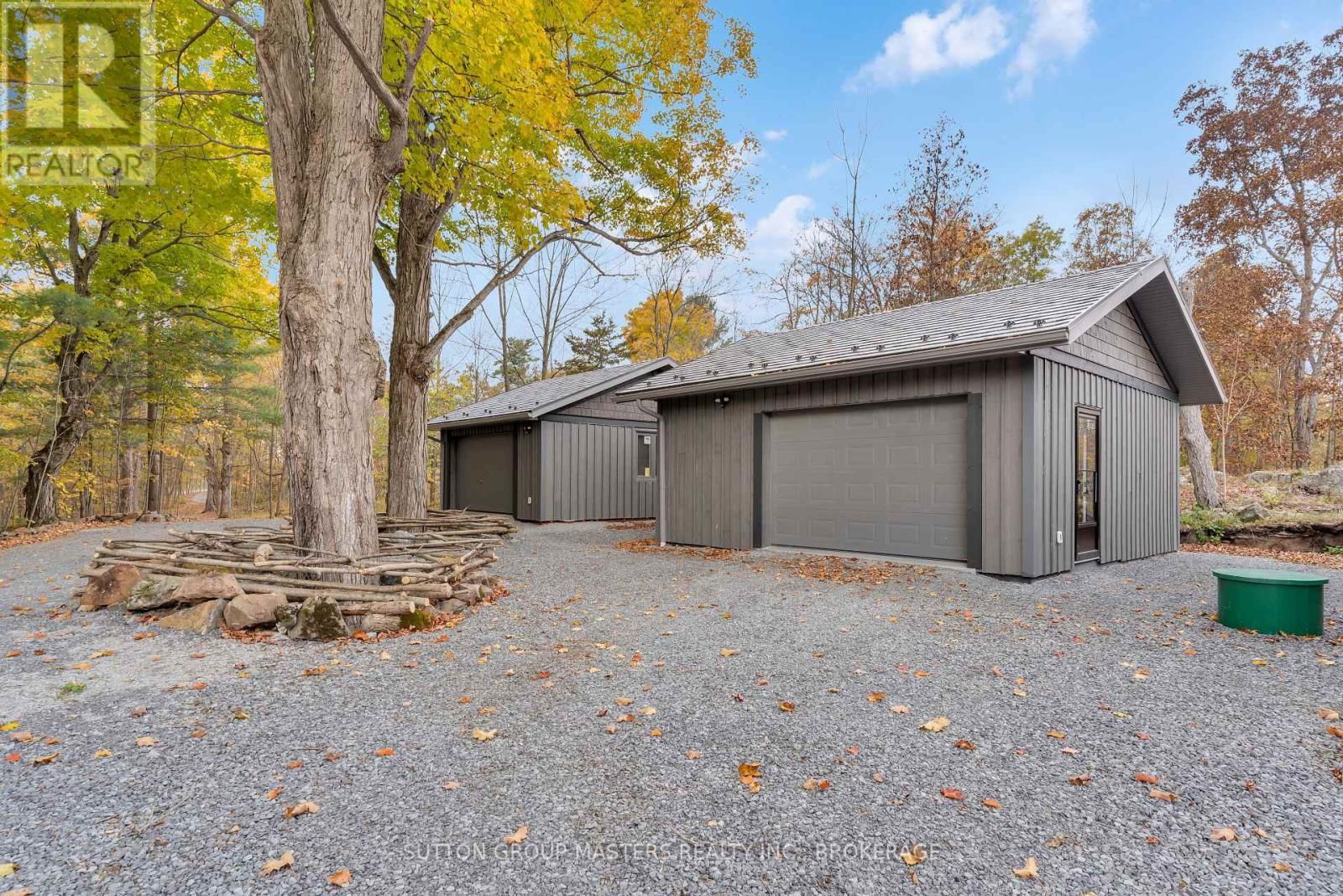 6179 NORTH SHORE ROAD Image 30