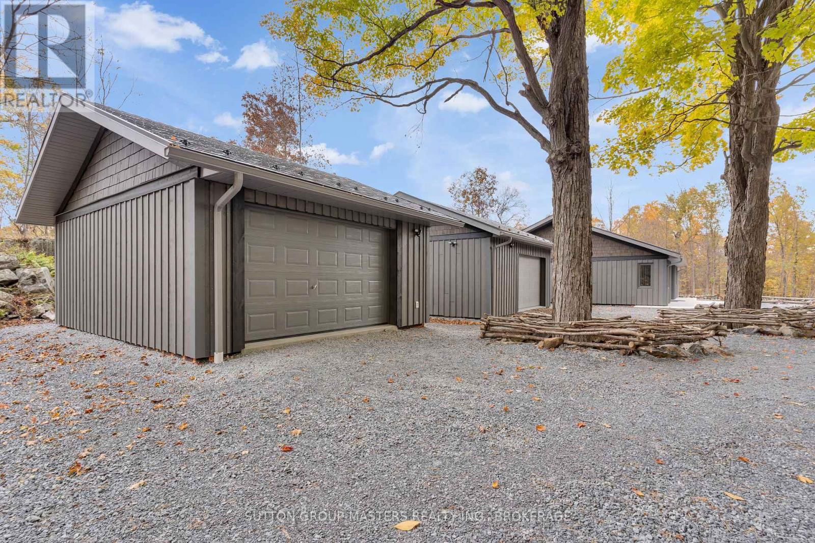 6179 NORTH SHORE ROAD Image 31