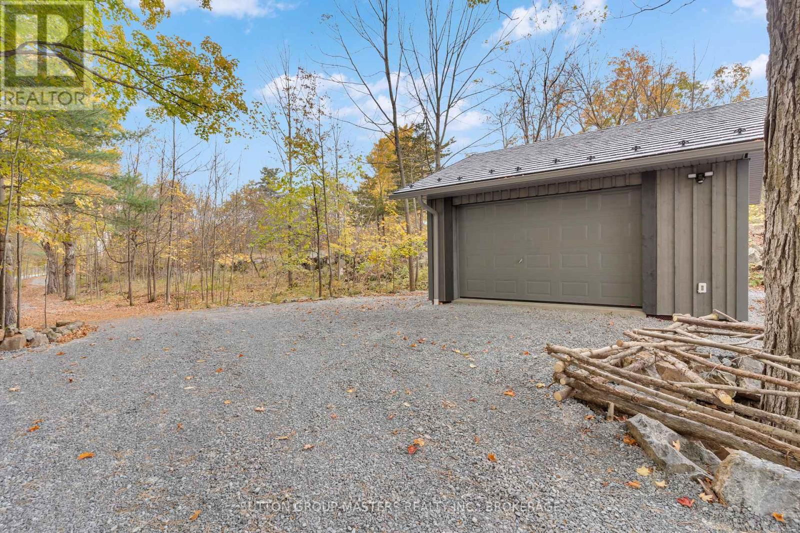 6179 NORTH SHORE ROAD Image 32