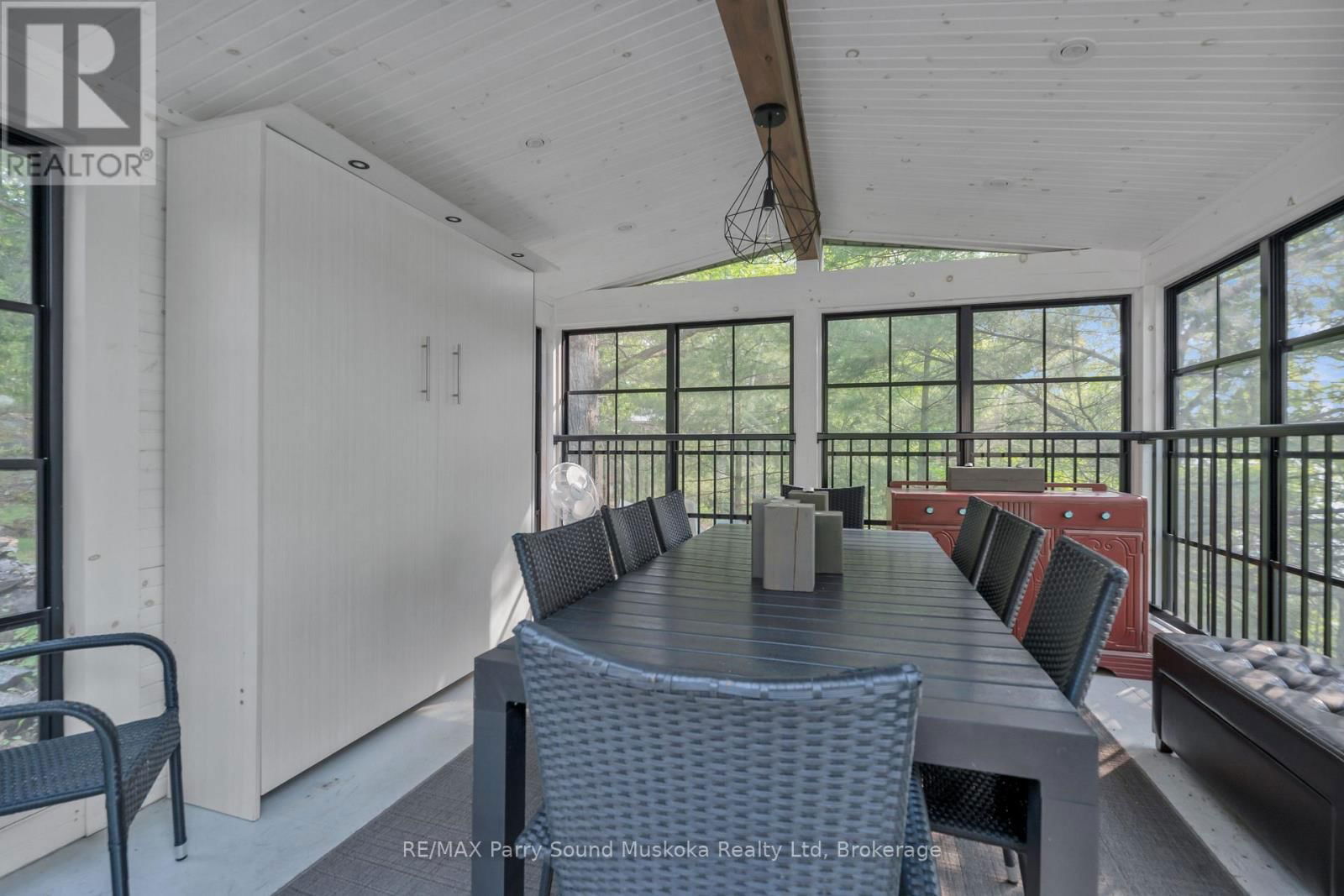 109 HEALEY LAKE Image 10