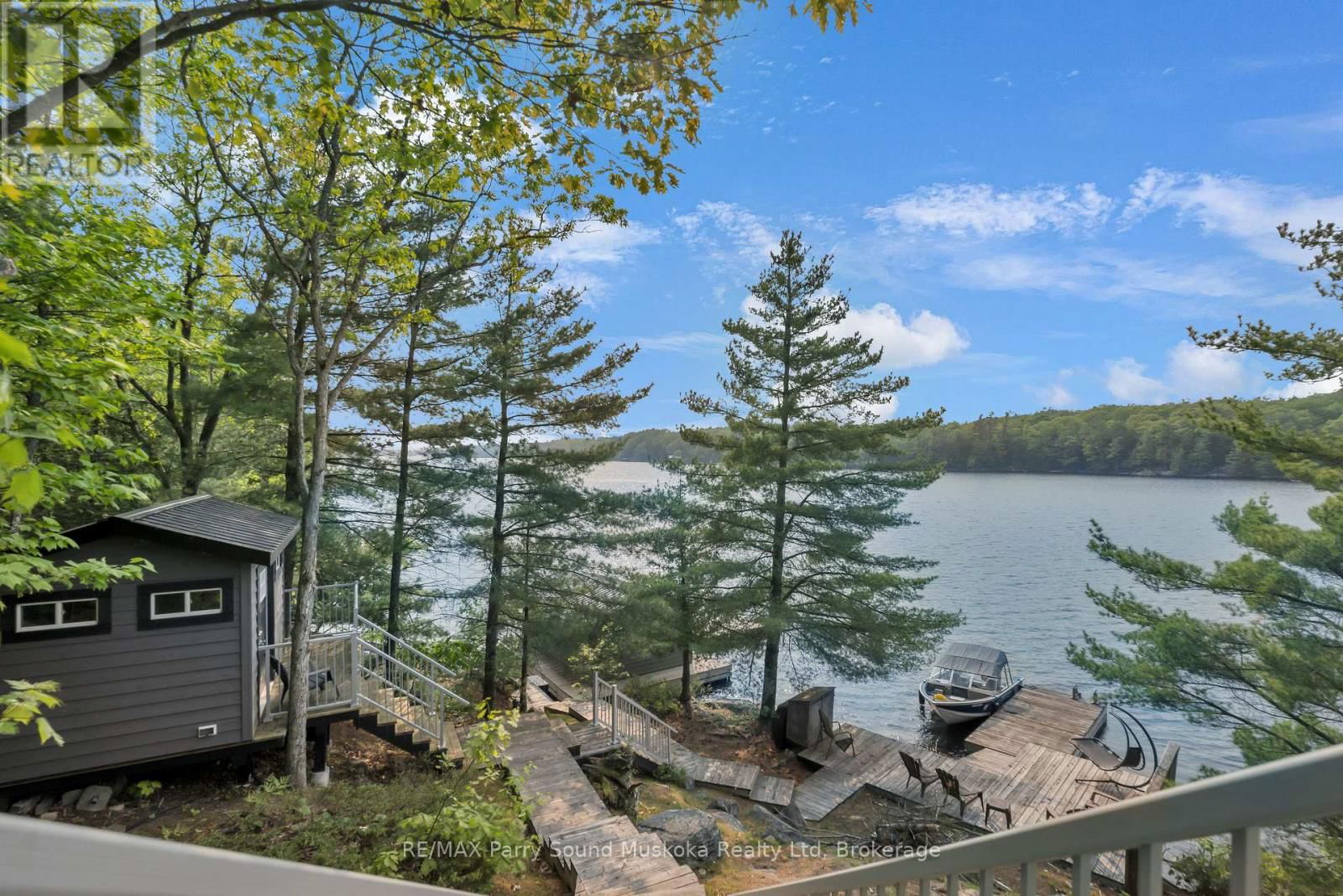 109 HEALEY LAKE Image 11