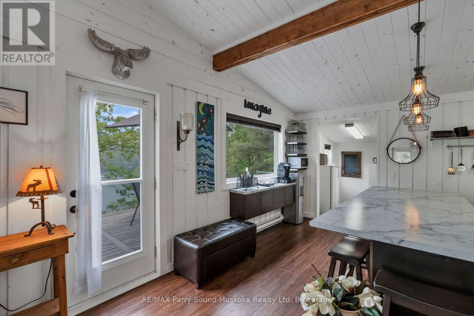 109 HEALEY LAKE Image 14