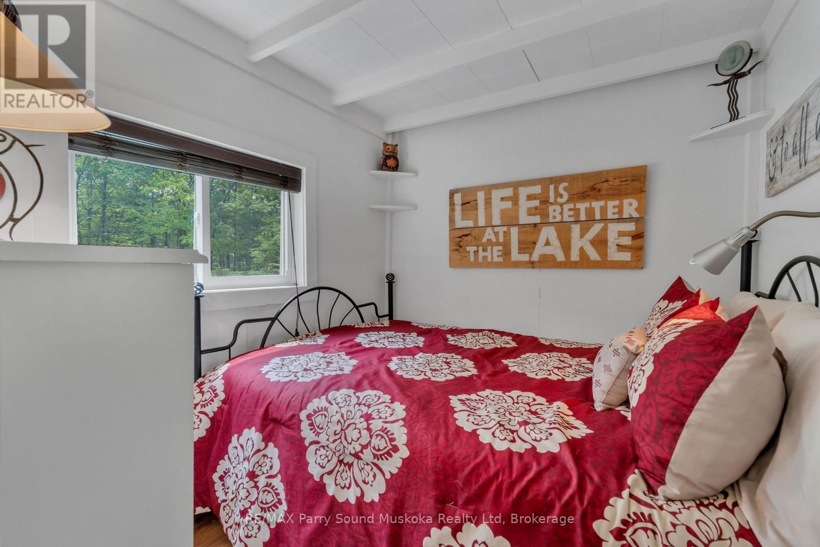 109 HEALEY LAKE Image 20