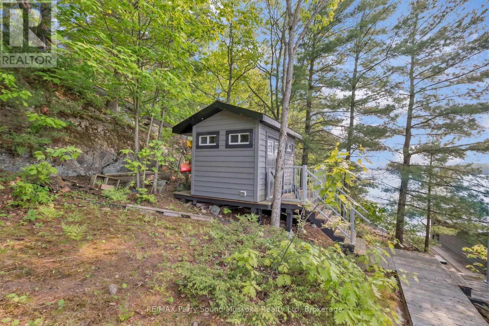 109 HEALEY LAKE Image 26