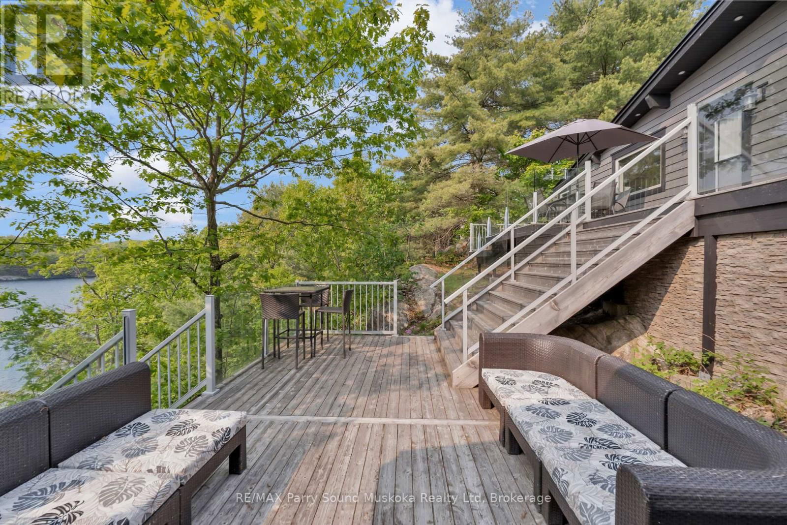 109 HEALEY LAKE Image 33
