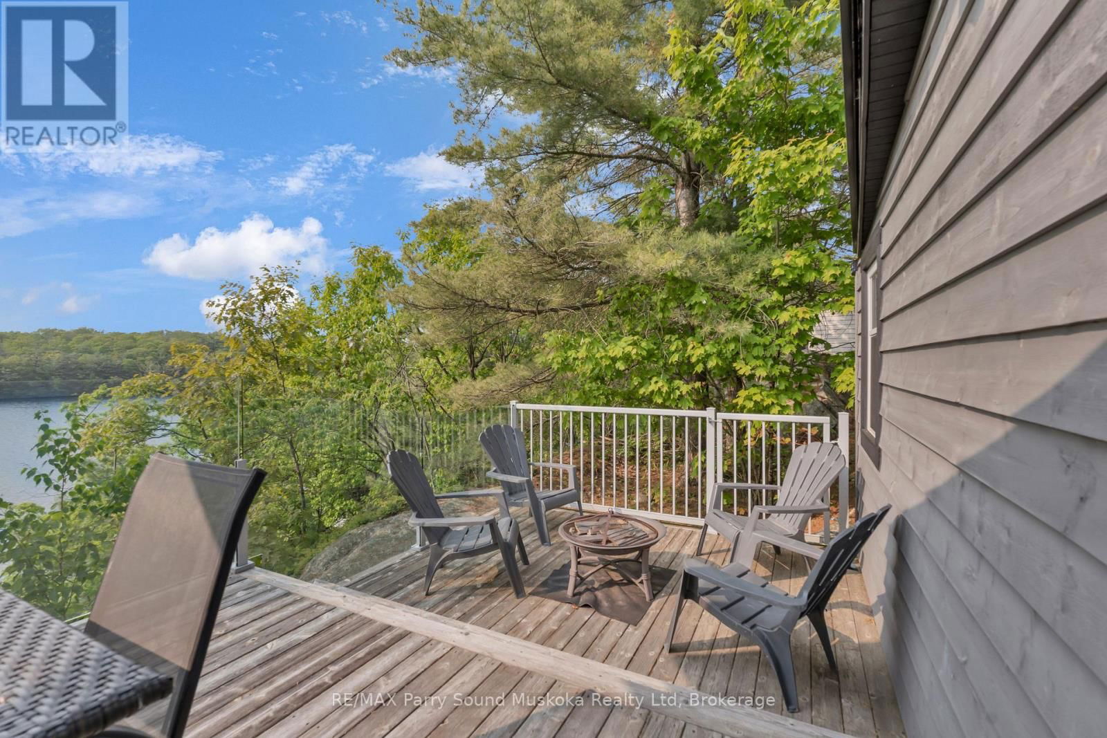 109 HEALEY LAKE Image 34