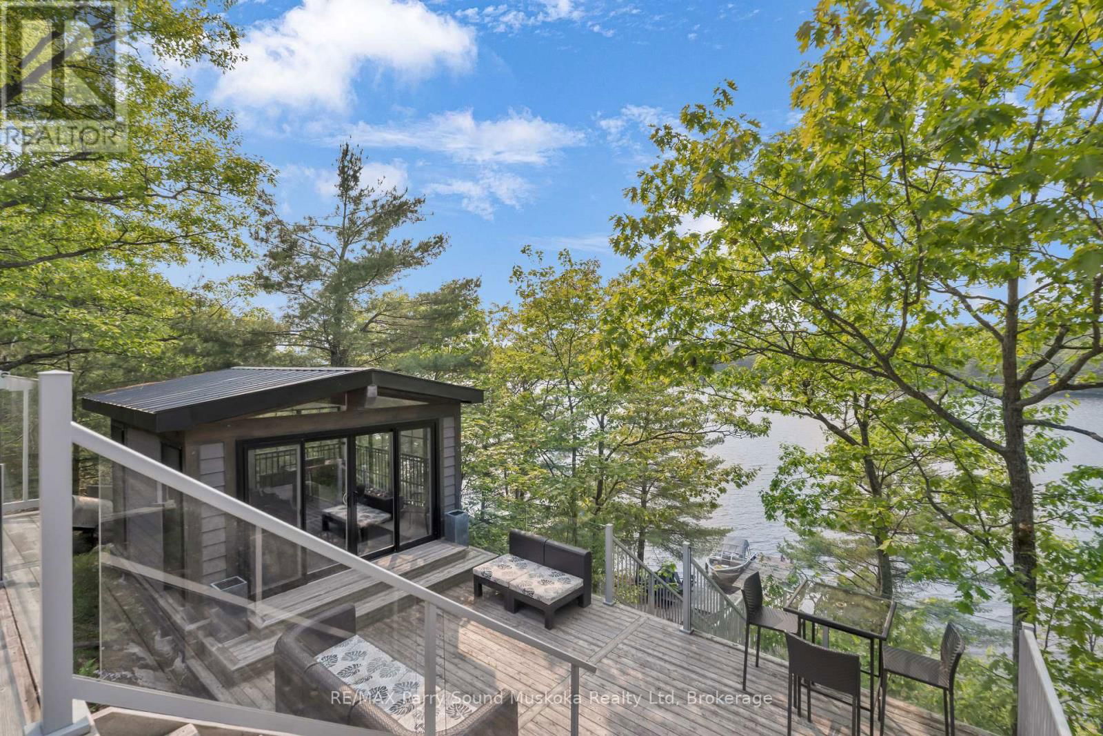 109 HEALEY LAKE Image 35