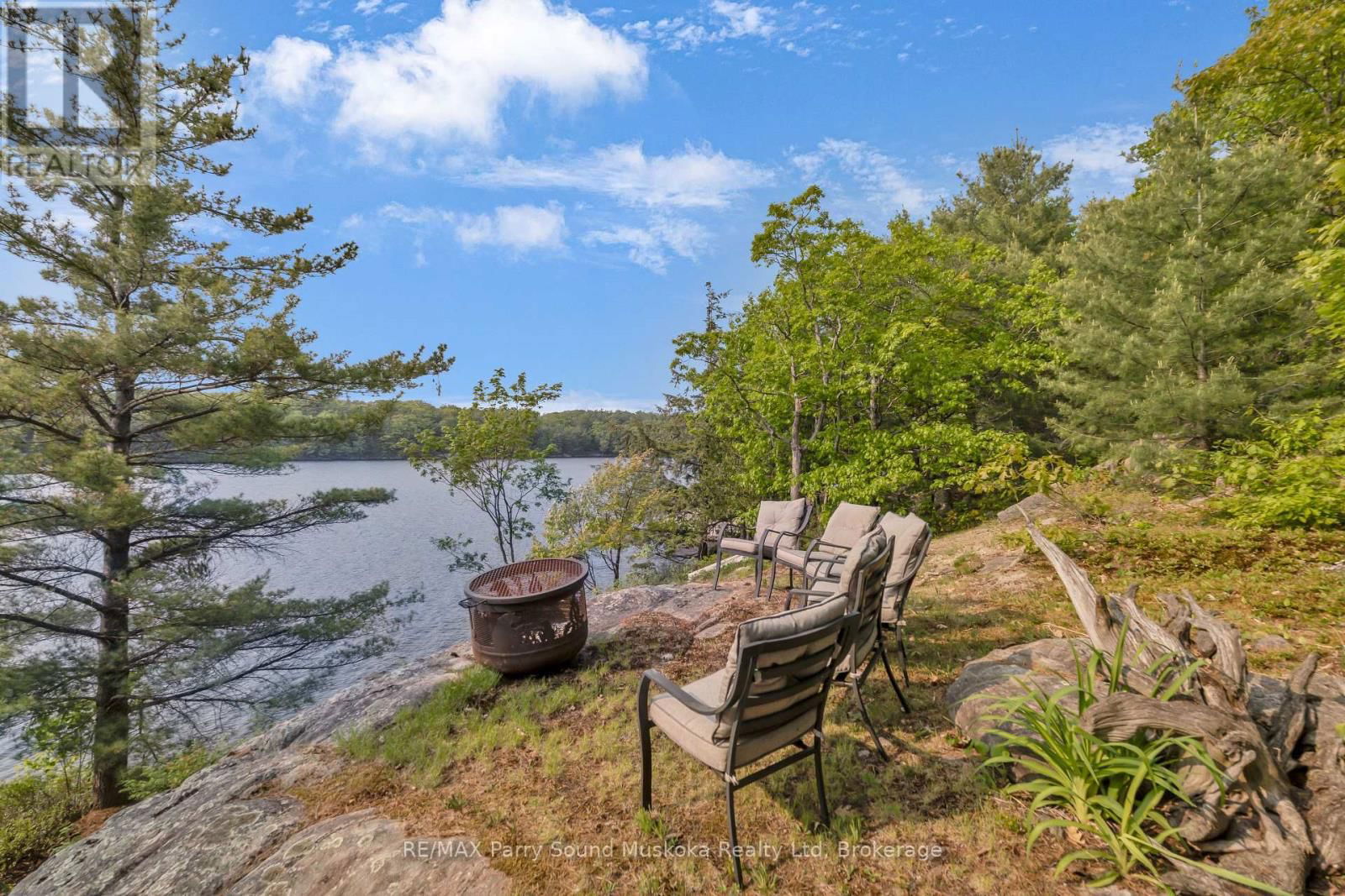 109 HEALEY LAKE Image 4