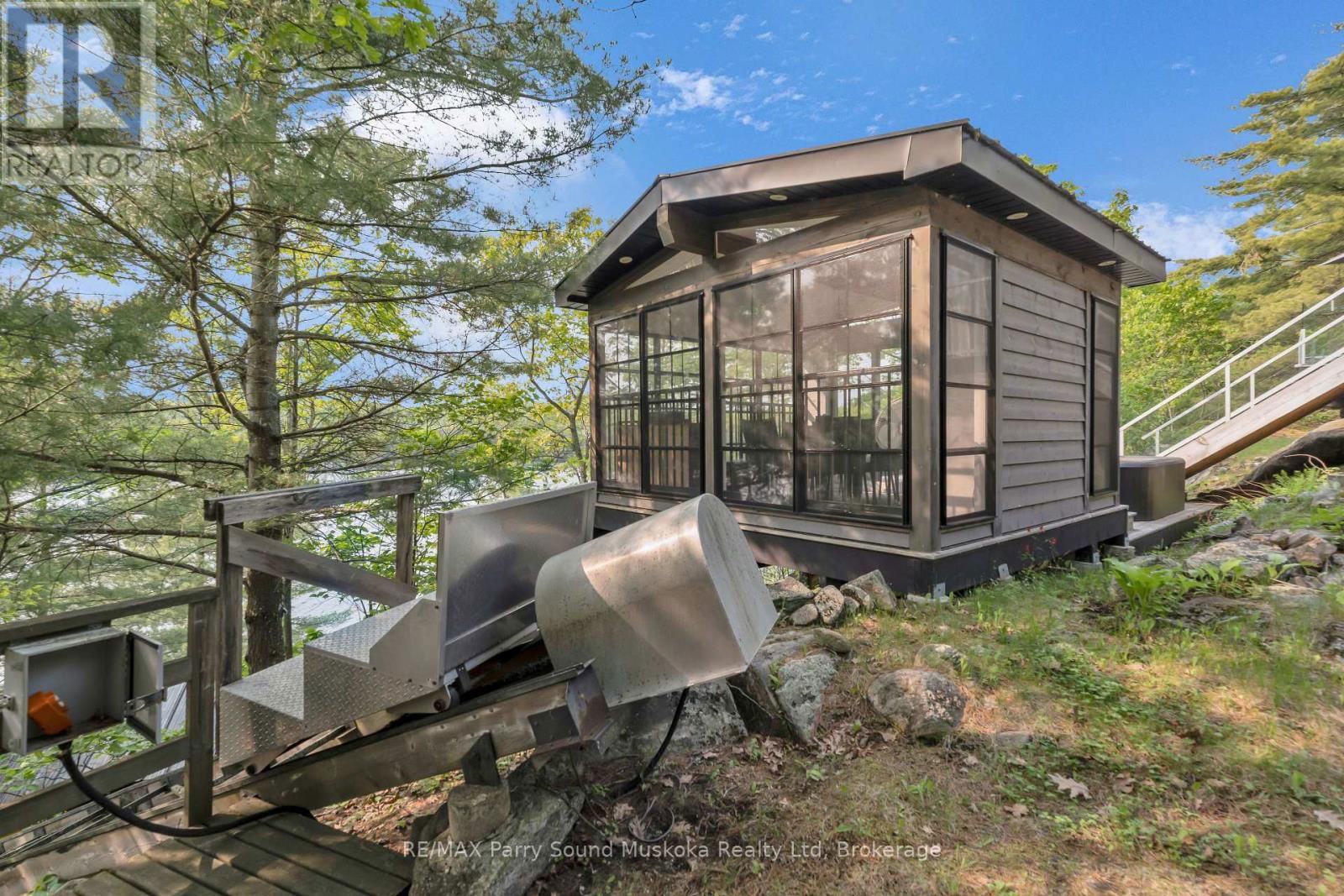 109 HEALEY LAKE Image 7