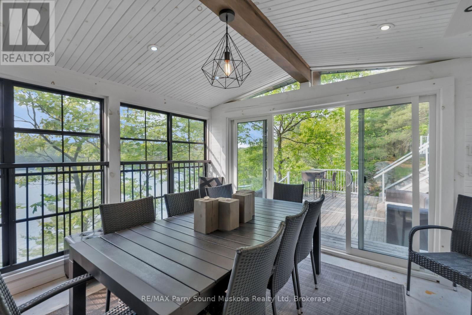 109 HEALEY LAKE Image 9