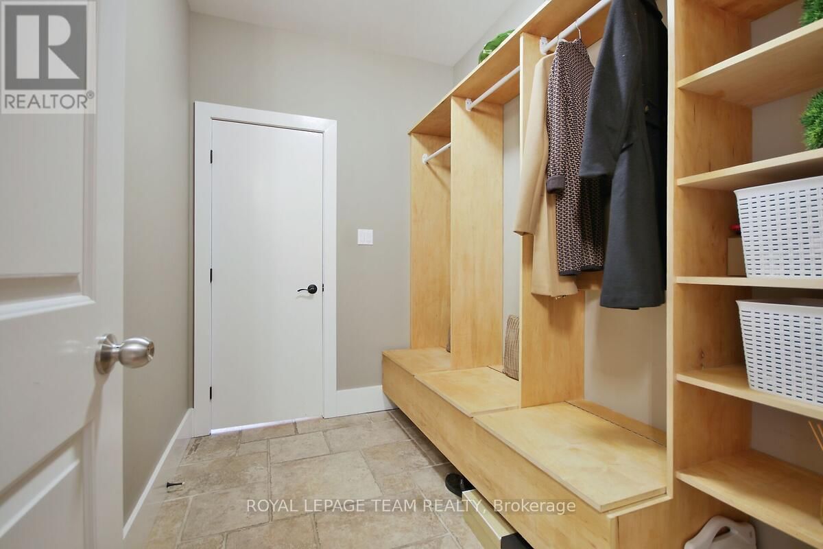 3886 ARMITAGE AVENUE Image 16