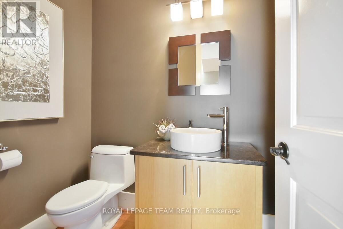 3886 ARMITAGE AVENUE Image 29