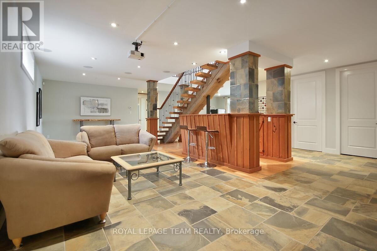 3886 ARMITAGE AVENUE Image 31