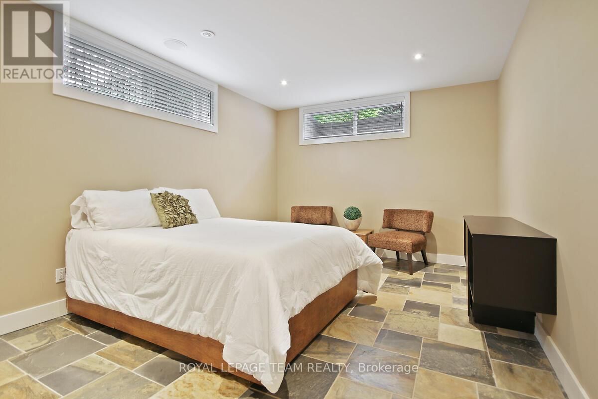 3886 ARMITAGE AVENUE Image 33