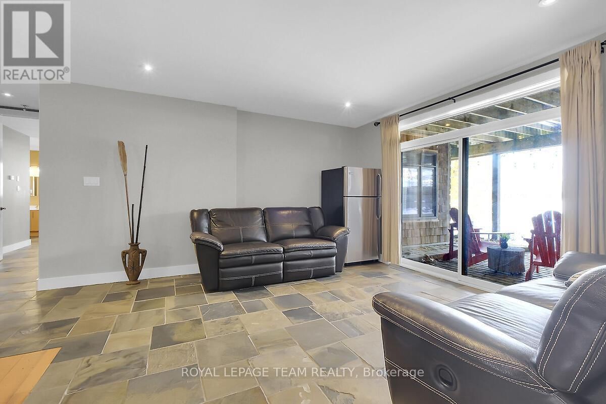 3886 ARMITAGE AVENUE Image 38