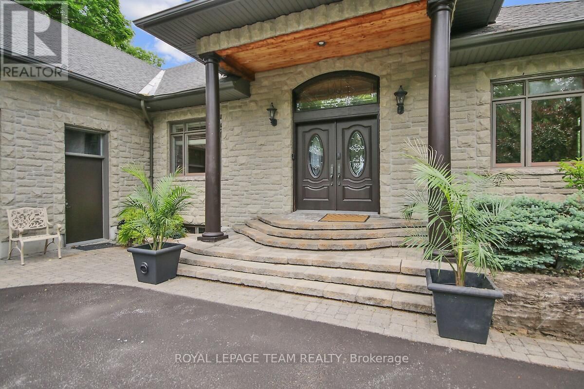 3886 ARMITAGE AVENUE Image 6
