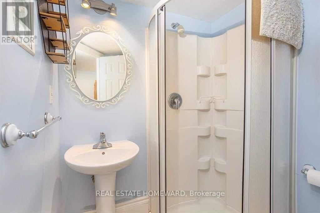 Lower - 81 SWEETLAND AVENUE Image 12