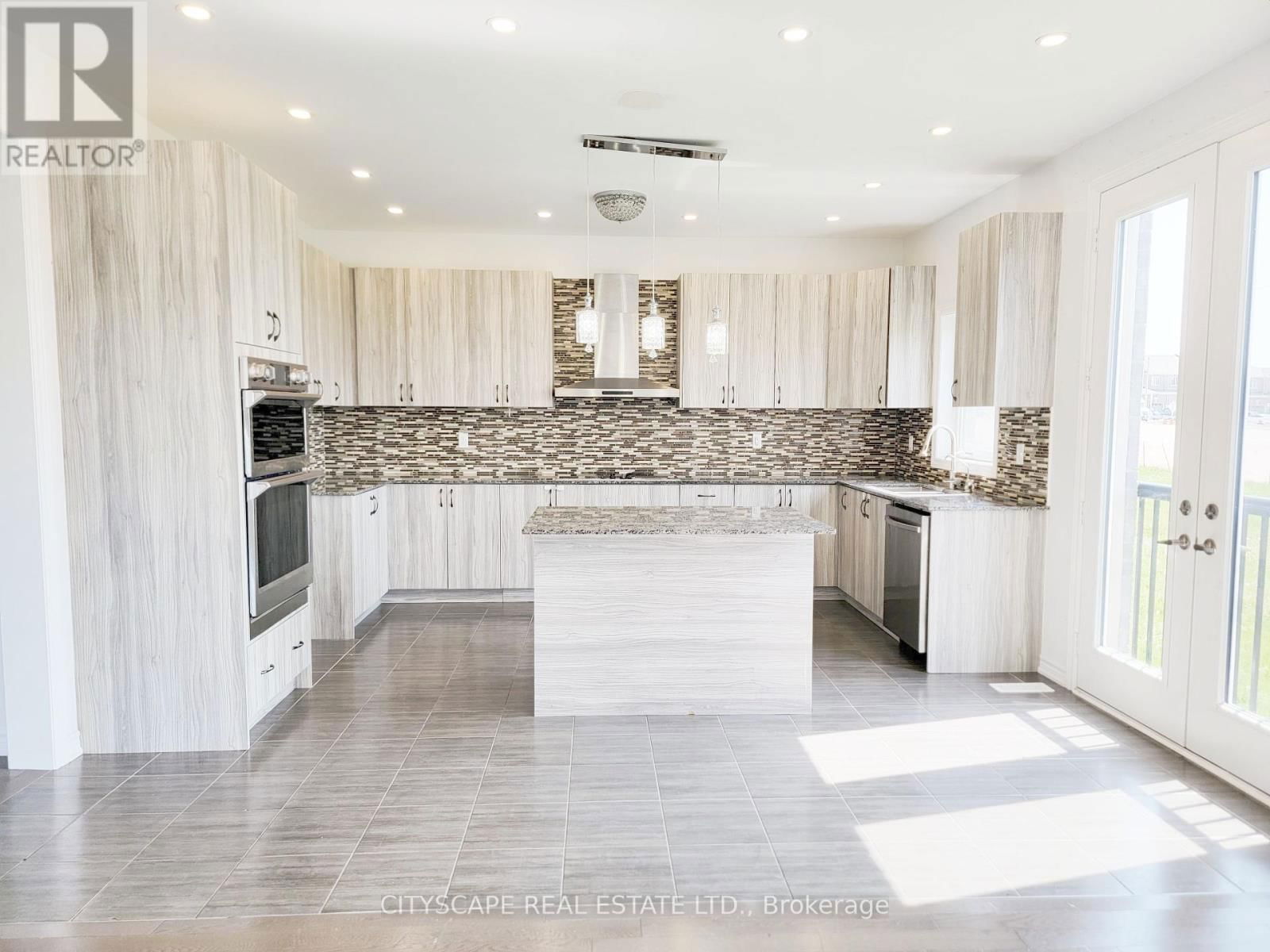 118 SEELEY AVENUE Image 11