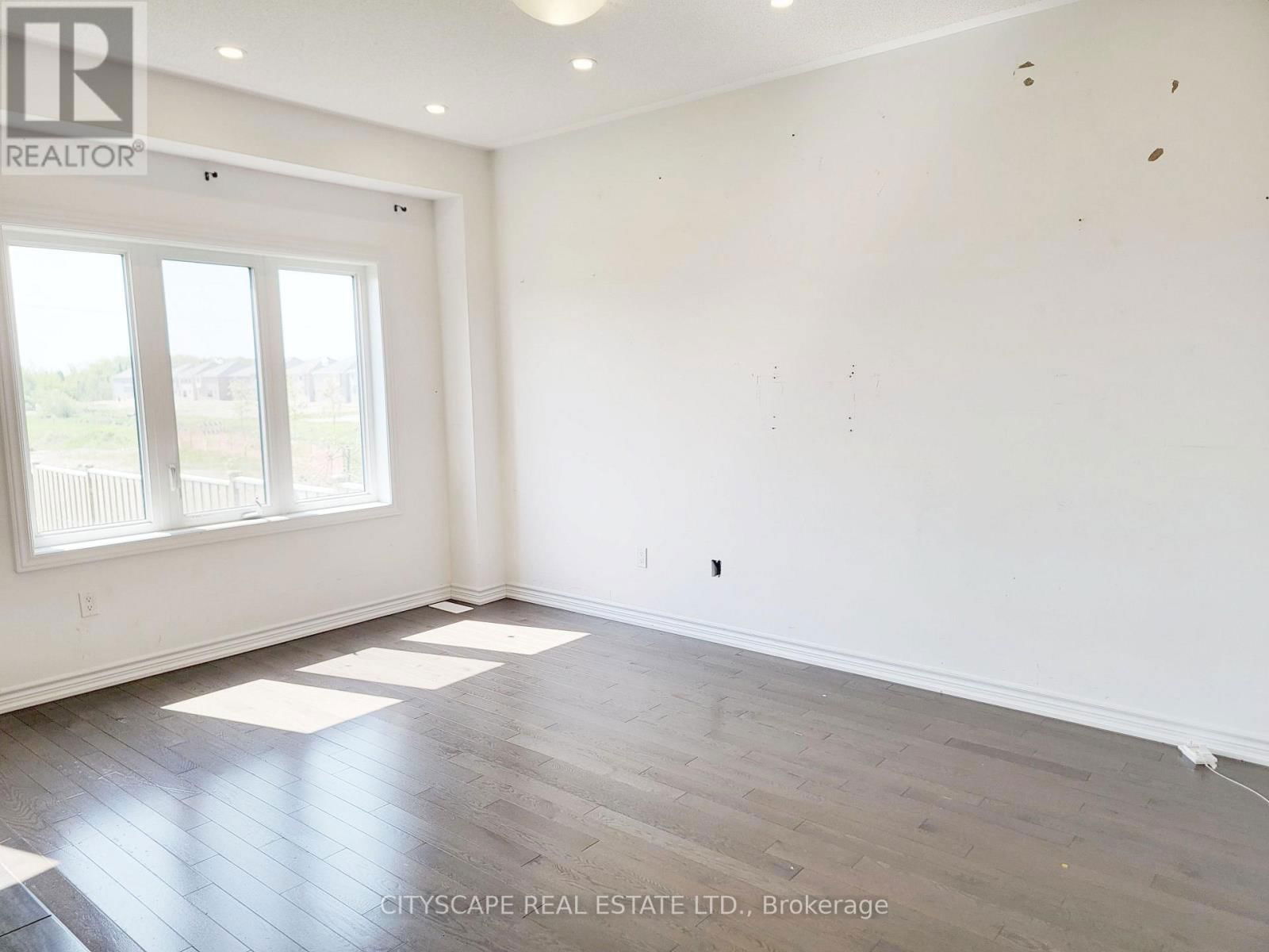 118 SEELEY AVENUE Image 21