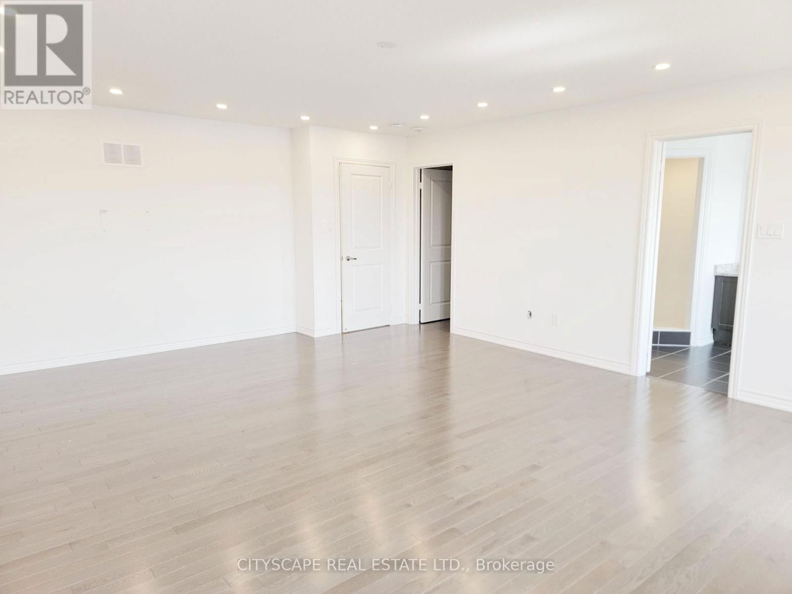 118 SEELEY AVENUE Image 32